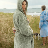 Pelle Vävare x Cathy Nordström Bathrobe - Spotty Sage
